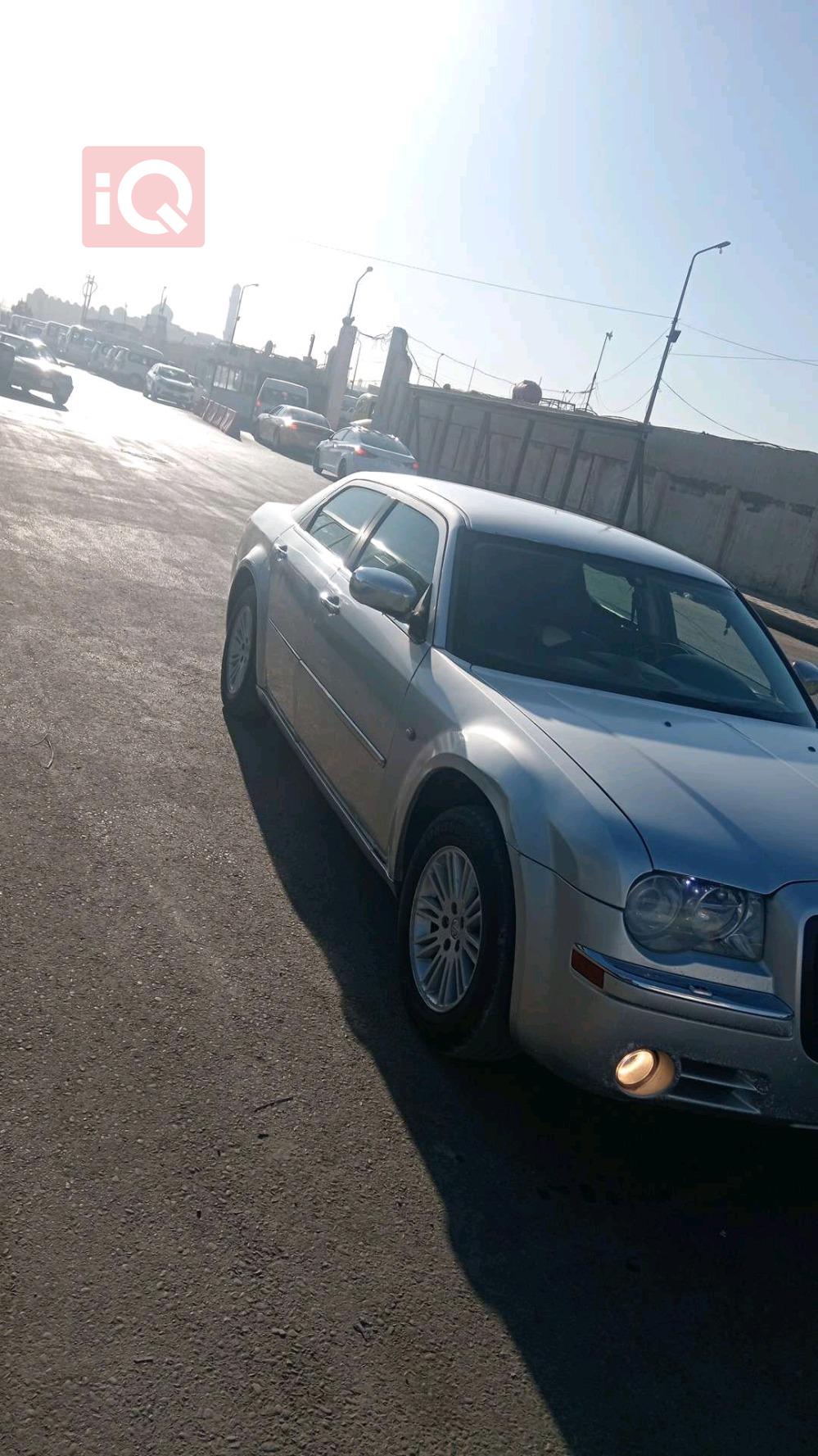 کرایسلەر 300